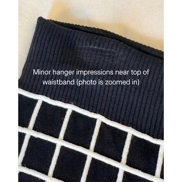 Akris Punto Black & White Grid Knit Pencil Skirt – Size 8 - Picture 11 of 11